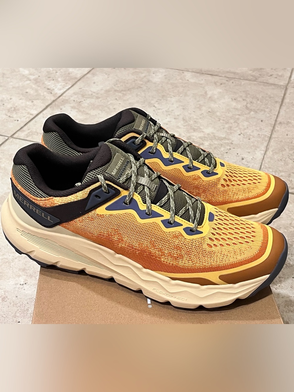 Merrell Moab Nova 4 Trail Hiking Sneaker Shoes Mens 10.5 NEW NWB $140 Orange